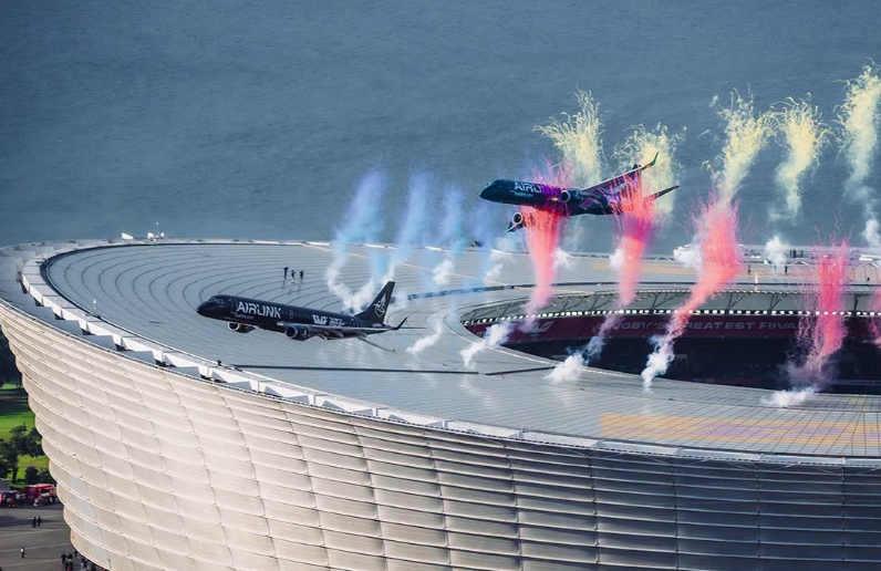 Risk expert questions safety margins on Airlink's stadium flyover