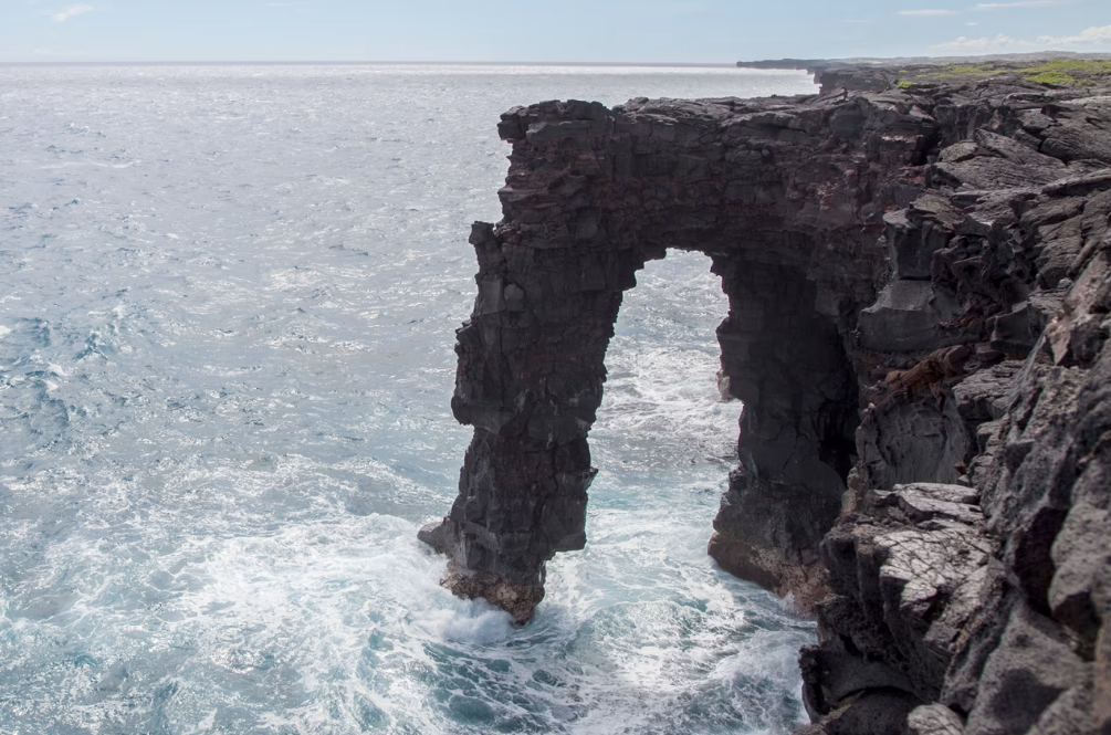 A recent photograph of the Hōlei Sea Arch.