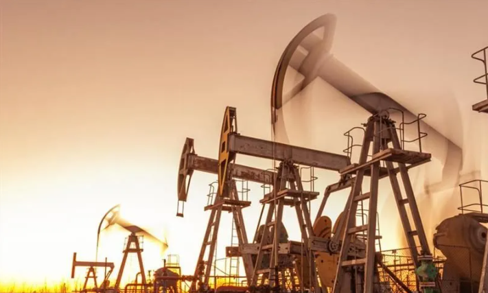 Oil and global tech swings keep SA investors on alert